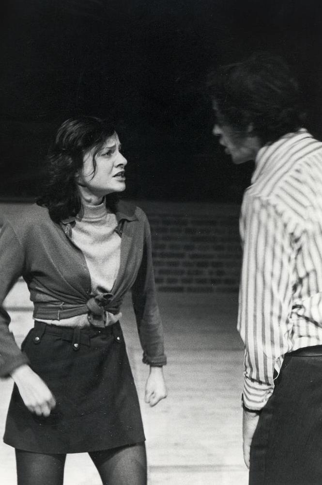 Anna Chodakowska (Antygona) i Adam Hanuszkiewicz (Kreon) w „Antygonie” Sofoklesa w reżyserii Adama Hanuszkiewicza. Premiera w Teatrze Narodowym 11 stycznia 1973. Fot. Renard Dudley / Archiwum Artystyczne Teatru Narodowego Anna Chodakowska (Antygona) i Adam Hanuszkiewicz (Kreon) w „Antygonie” Sofoklesa w reżyserii Adama Hanuszkiewicza. Premiera w Teatrze Narodowym 11 stycznia 1973. Fot. Renard Dudley / Archiwum Artystyczne Teatru Narodowego