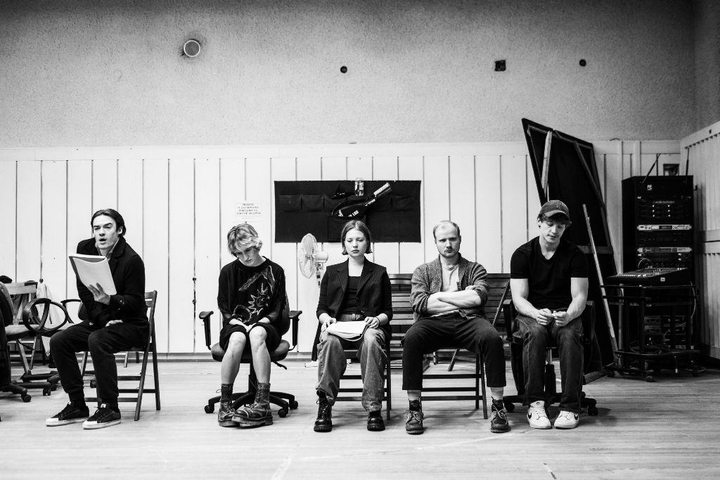 NIEWYCZERPANY ŻART – próby: Paweł Brzeszcz, Hanna Wojtóściszyn, Ewa Bukała, Jakub Gawlik, Sebastian Dela. Fot. Marta Ankiersztejn